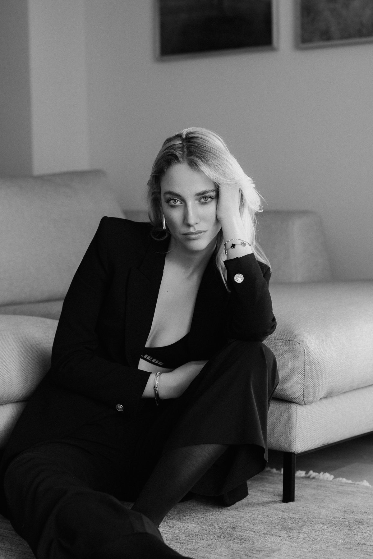 Anna Richter — Editorial